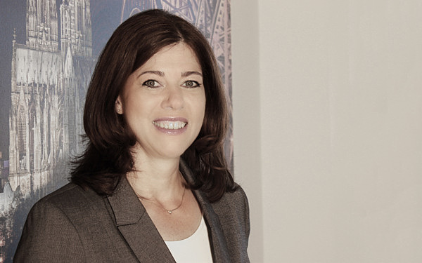 Martina Peters : Geschäftsführungs-Assistenz // Administration